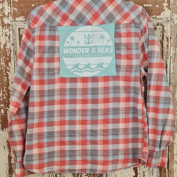 unique flannel shirt with patch on the back S/M - Picture 1 of 6